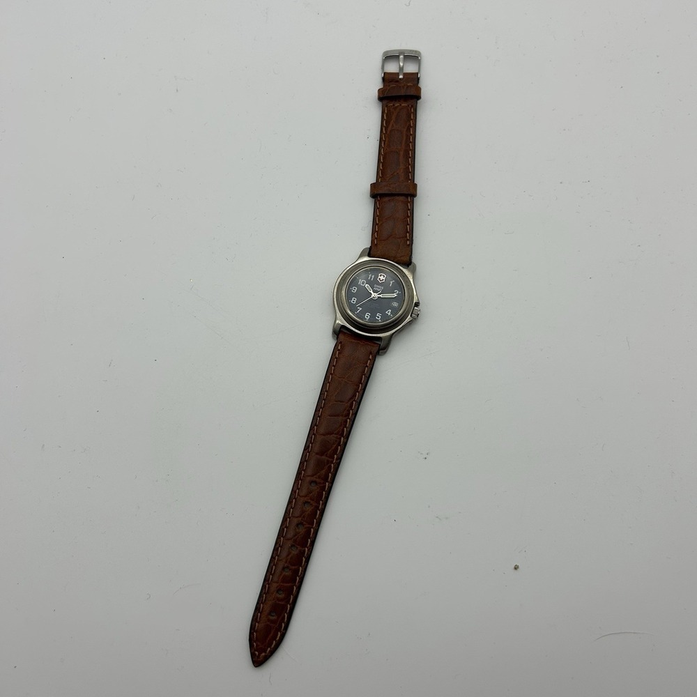 Vintage Swiss Army women's 6000 watch for Part Only Water Resistant 330‎ Feet